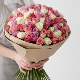 101 разноцв. роза в крафте (Premium)