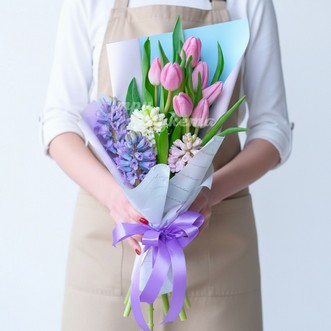 Тюльпаны и гиацинты на 8 марта