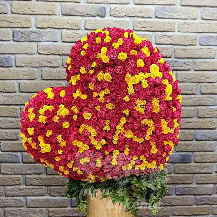 Сердце из роз 1001 шт.