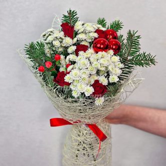 Красно-белый новогодний букет