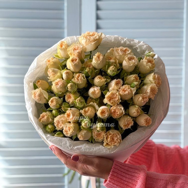 Букет из 9 желтых кустовых роз (вид сверху)